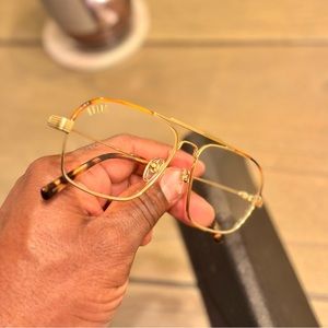 9Five avian 24k gold clear lens glasses. In great condition! Never worn!